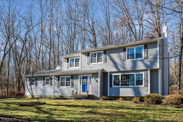 9 Shadetree Pl, Washington Twp., NJ 07853