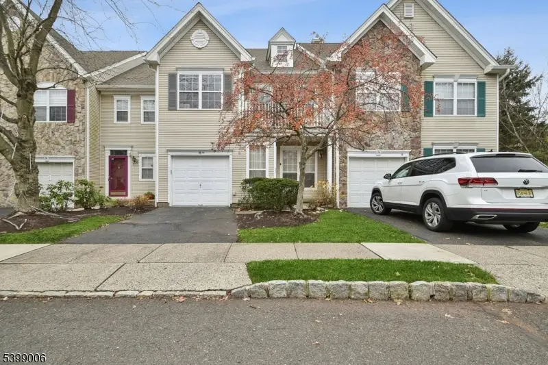 32 Mayflower Dr, The Hills, NJ 07920 - Image #1