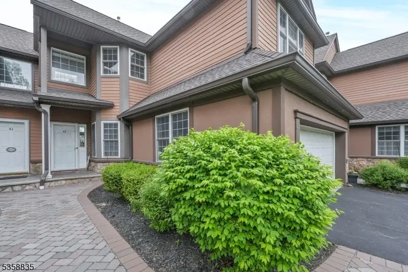 43 Bracken Hill Rd, Hardyston, NJ 07419 - Image #1