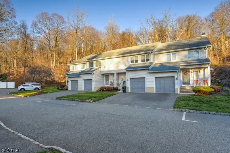 6 Hansen Pl, Wayne, NJ 07470 - Image #2