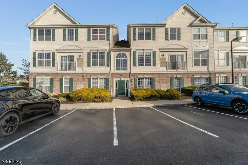 66 Limerick Ln, Lopatcong, NJ 08865 - Image #1