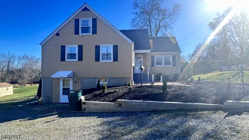 17 Village Glen Rd, Raritan Township, NJ 08822 - Image #2