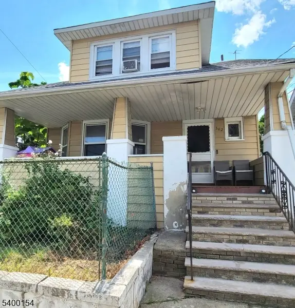 302 19th Ave, Paterson, NJ 07504 - Image #1