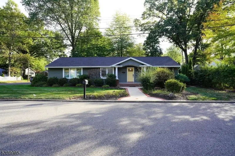 573 Willow St, Washington, NJ 07676 - Image #1