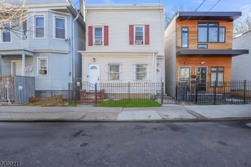 790 S 14th St, Newark, NJ 07108 - Image #1