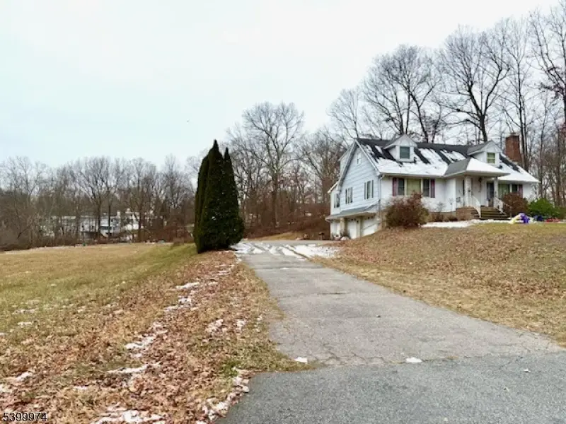 12 Cozy Lake Rd, Oak Ridge, NJ 07438 - Image #2