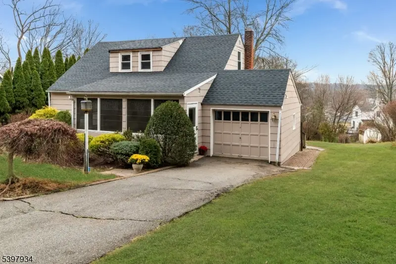 17 Horsehill Rd, Cedar Knolls, NJ 07927 - Image #1