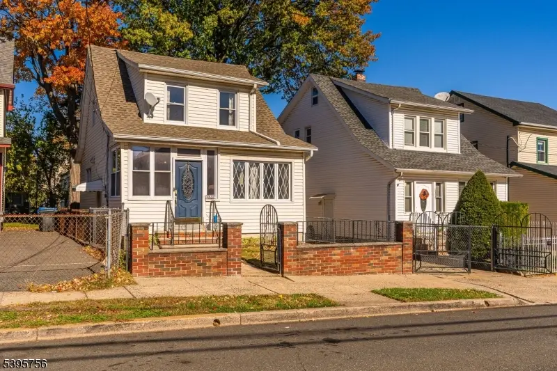 1379 Garfield Pl, Elizabeth, NJ 07208 - Image #2