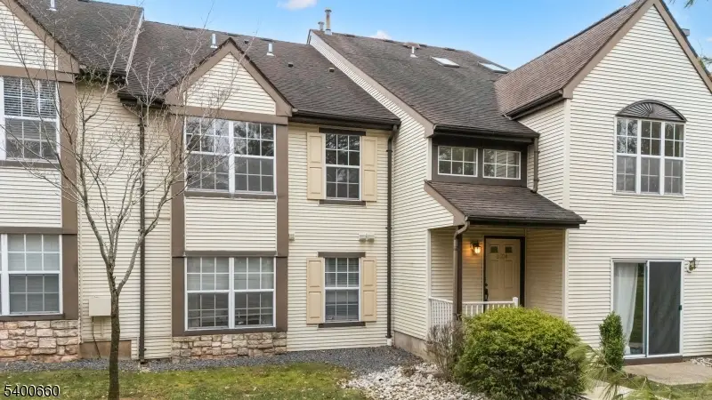 3004 Vroom Dr, Bradley Gardens, NJ 08807 - Image #2