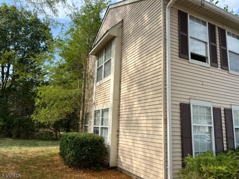 107 Prestbury Ln, Franklin Township, NJ 08873 - Image #2