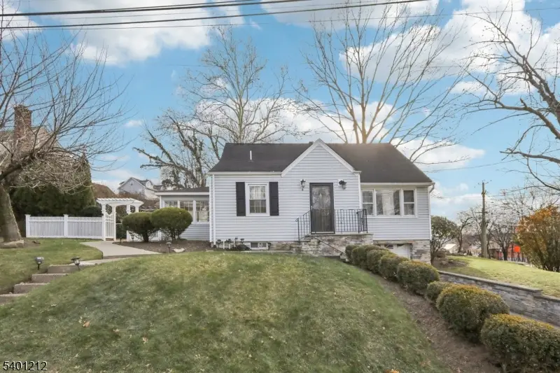 4 Brookview Dr, Woodland Park, NJ 07424 - Image #1