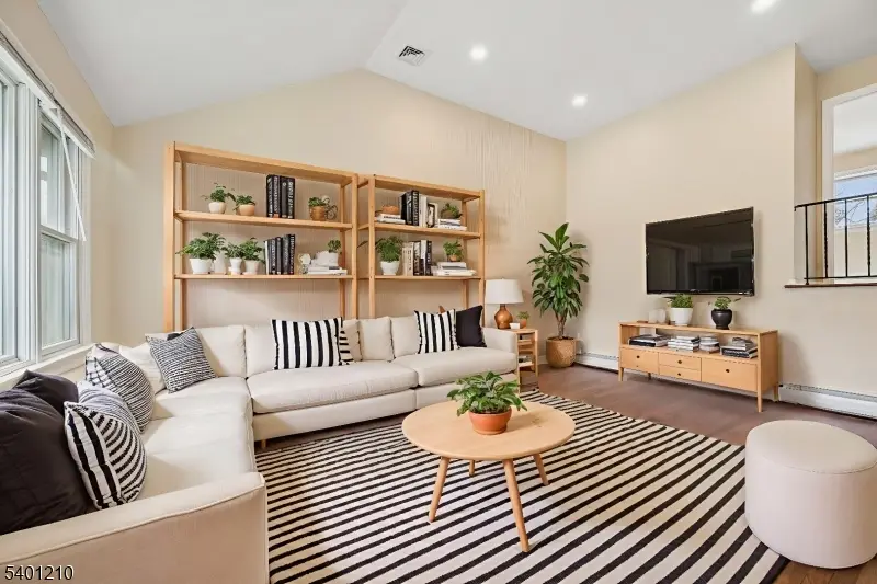 827 Limecrest Rd, Andover Township, NJ 07860 - Image #3