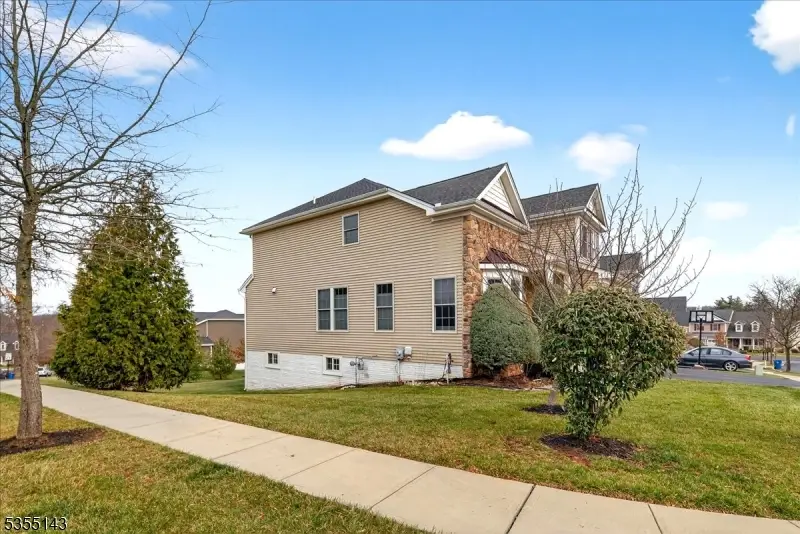17 Comstock Ln, Montgomery, NJ 08558 - Image #2