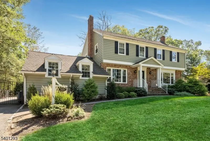 525 Pines Lake Dr, Wayne, NJ 07470 - Image #2