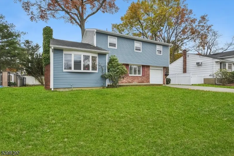 36 Arcadia Rd, Pompton Lakes, NJ 07442 - Image #1