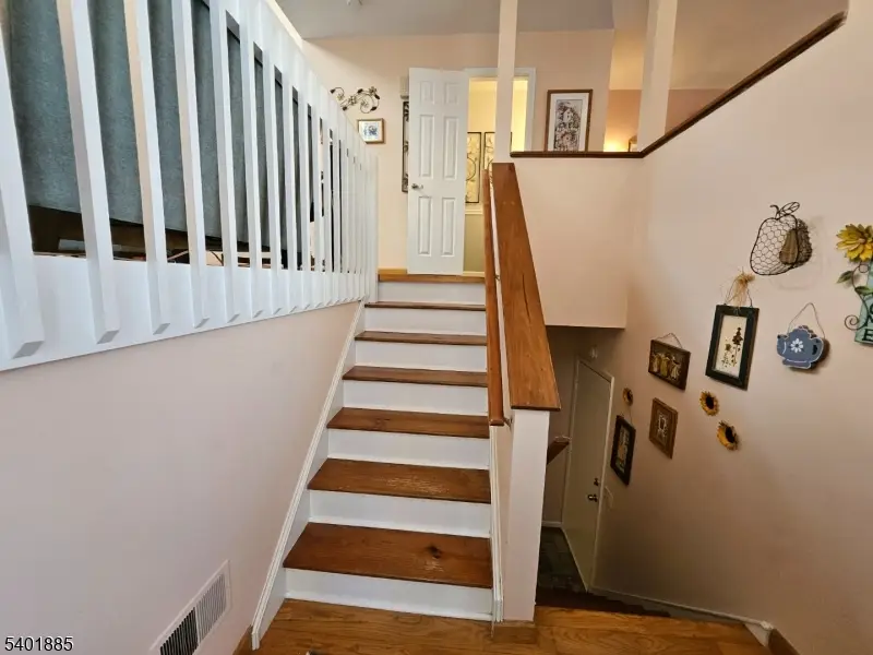 47 Rhea Run, Hampton Township, NJ 07860 - Image #2