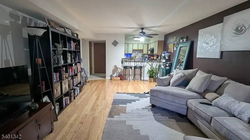 19 Plauderville Ave #110, Garfield, NJ 07026 - #3