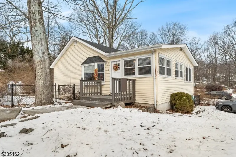 34 Northwestern Trl, Hopatcong, NJ 07843 - Image #1
