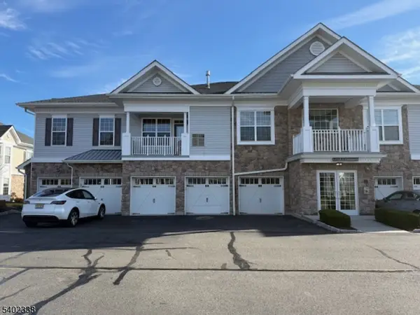 83 Brownstone Rd, Clifton City, NJ 07013