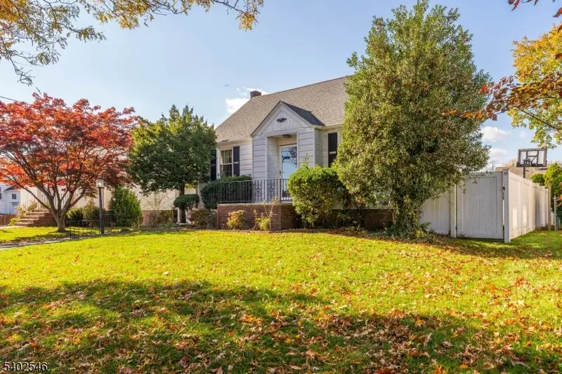 124 Hazley Ave, Rochelle Park, NJ 07662 - Image #2