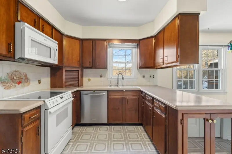 9 Killdeer Dr, Allamuchy Township, NJ 07840 - #3