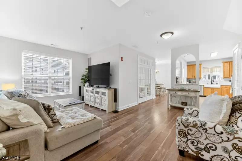 344 Shannon Ct, Lopatcong, NJ 08865 - Image #2