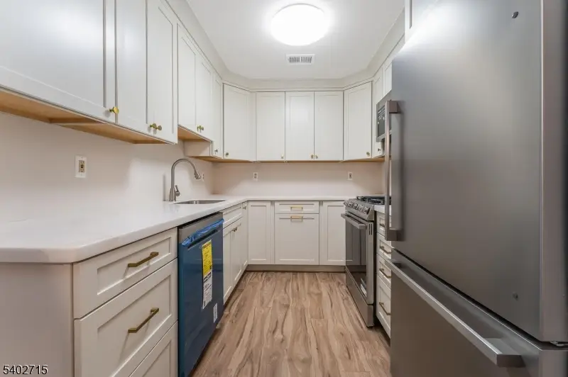 109 Stratford Place, Martinsville, NJ 08807 - Image #2