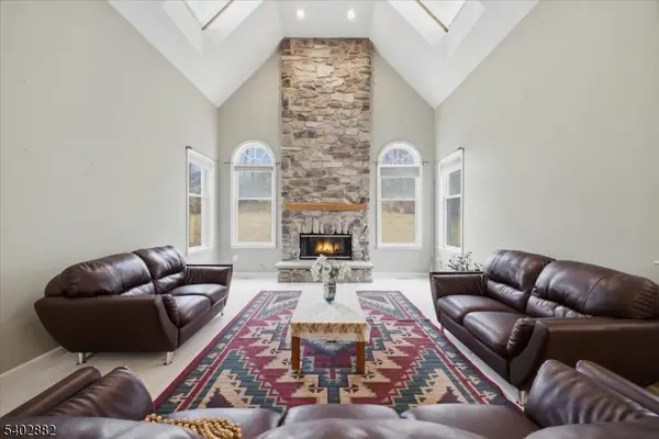 13 Old Schoolhouse Rd, Bethlehem Twp., NJ 08802