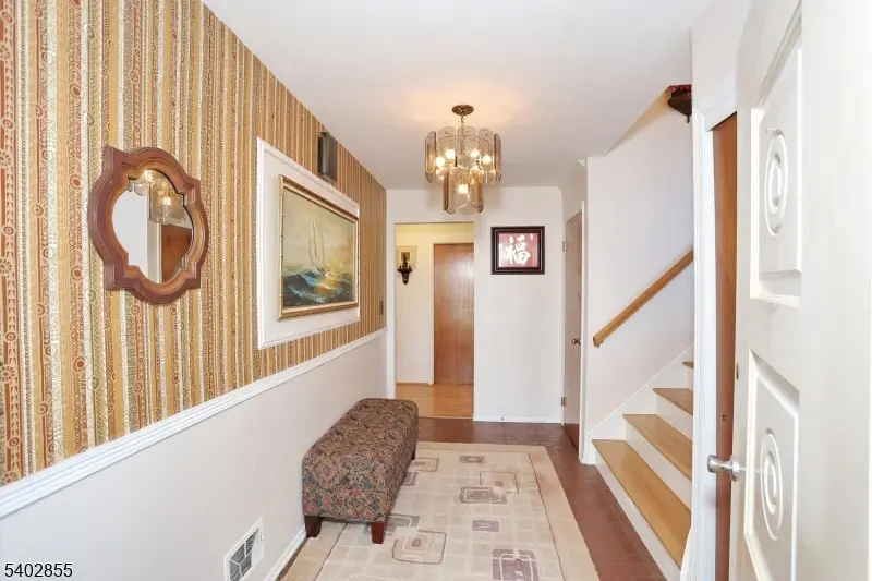 18 Schirra Dr, Wanaque, NJ 07465 - #3