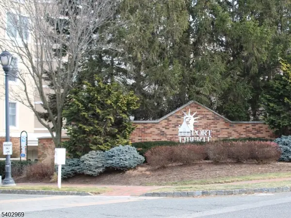 30 Freedomway #102, Jersey City, NJ 07305