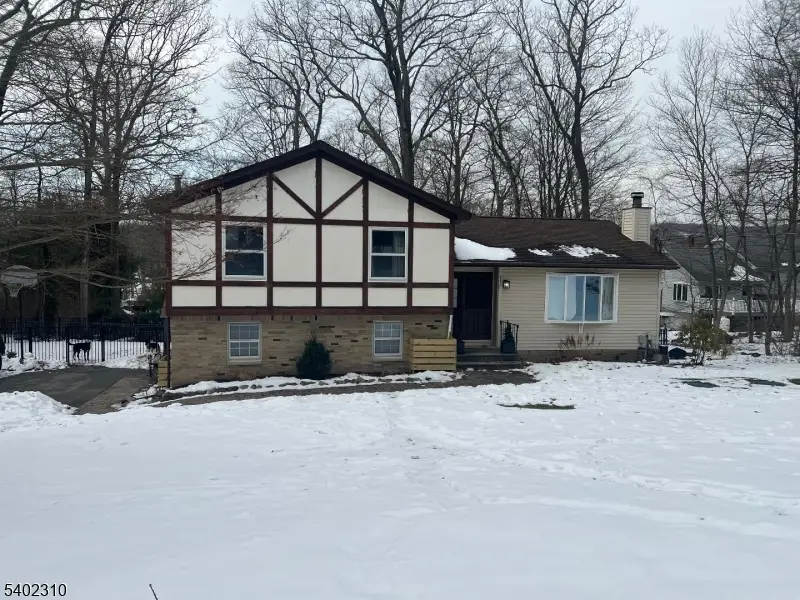 117 Papscoe Rd, Upper Greenwood Lake, NJ 07421 - Image #1