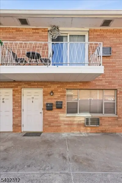 435 Teaneck Rd #11, Ridgefield Park Village, NJ 07660