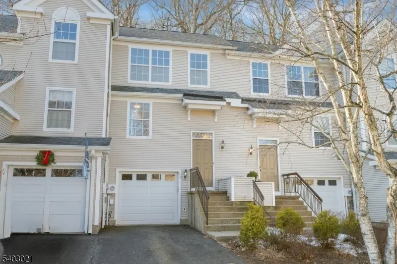 43 Rushmore Ln, Allamuchy Township, NJ 07840 - Image #2