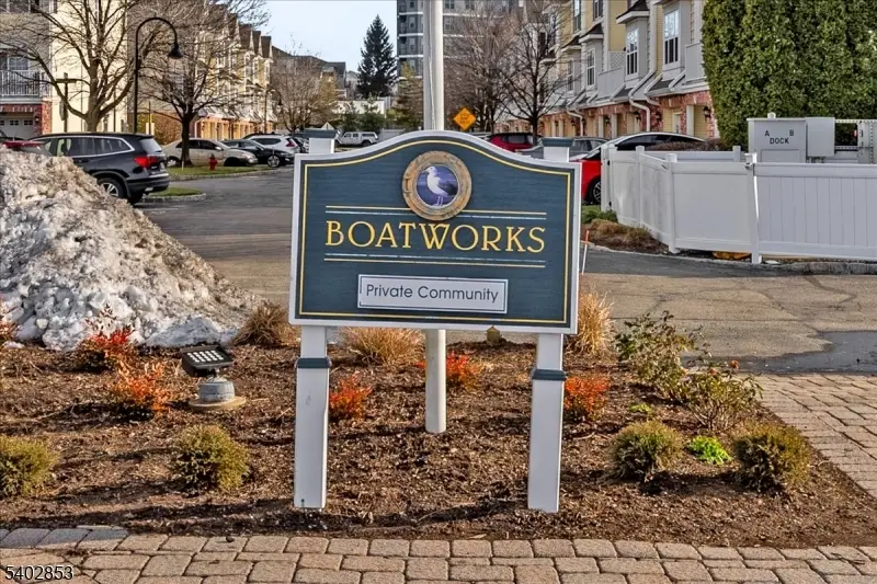 18 Marina Dr, Bayonne, NJ 07002 - Image #3