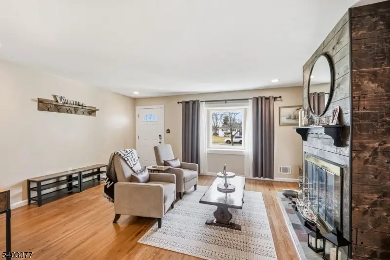 1038 Estates Blvd, Hamilton Township, NJ 08690 - Image #3