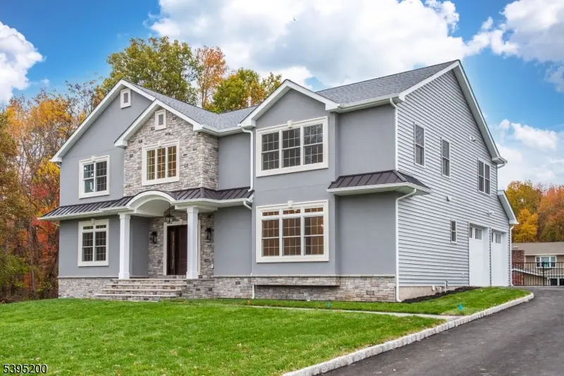 20 West Dr, Fairfield, NJ 07004 - Image #1