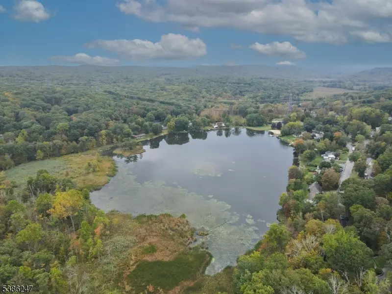 99 Seneca Lake Rd, Sparta, NJ 07871 - Image #2