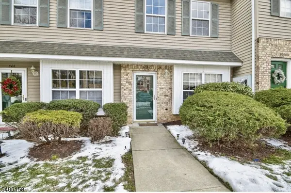 505 Tallwood Ln, Green Brook Twp., NJ 08812