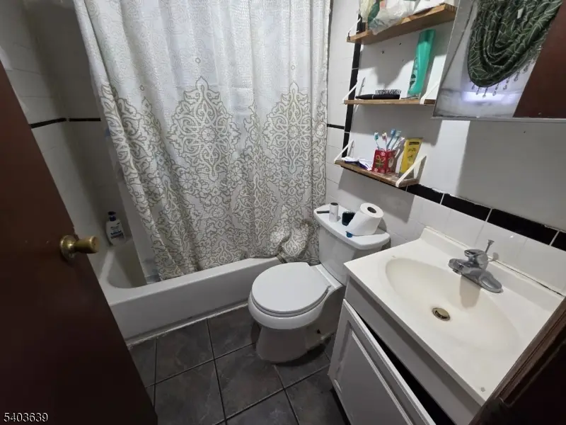 32 Elm St, Paterson, NJ 07501 - #3