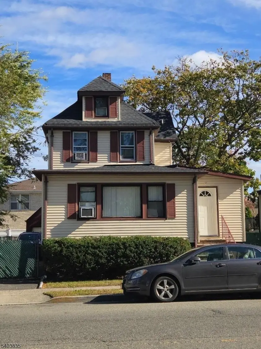 381 Mola Blvd, Elmwood Park, NJ 07407 - Image #1