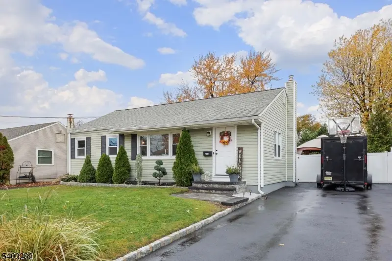 262 Valley Rd, Clark, NJ 07066 - Image #2