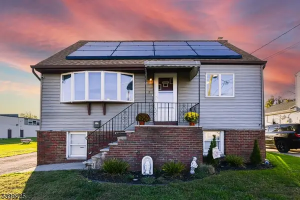 2 Lincoln Pl, Moonachie Boro, NJ 07074