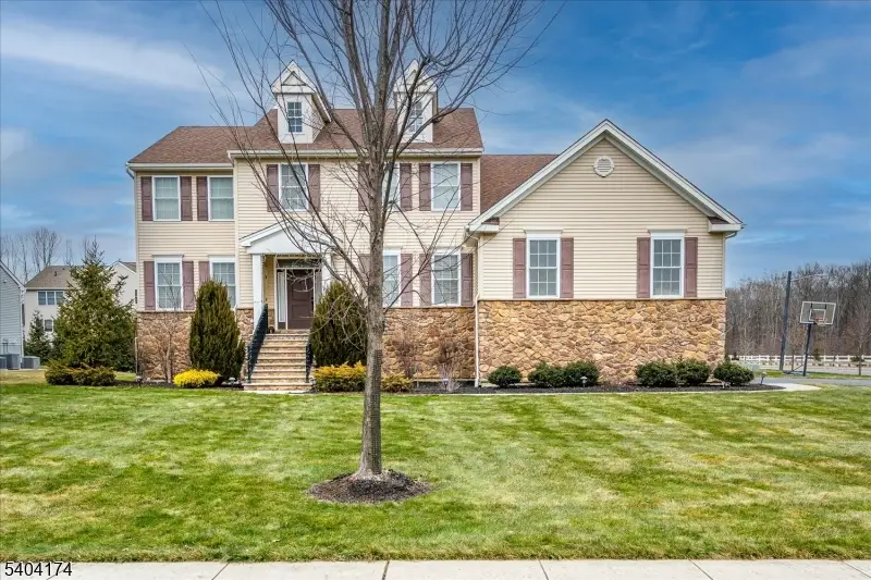 2 Eagle Ct, Kendall Park, NJ 08852 - Image #1