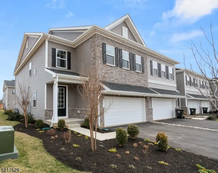 16 Eastwood Ter #16, East Hanover, NJ 07936 - Image #3