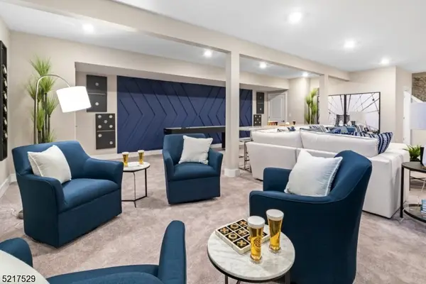 27 Eastwood Ter #27, East Hanover Twp., NJ 07936