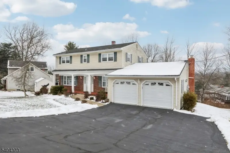 29 Joyce Dr, Succasunna, NJ 07876 - Image #2