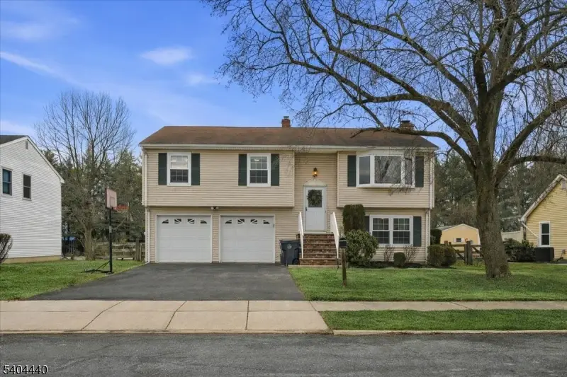 8 Village Ct, Flemington, NJ 08822 - #2