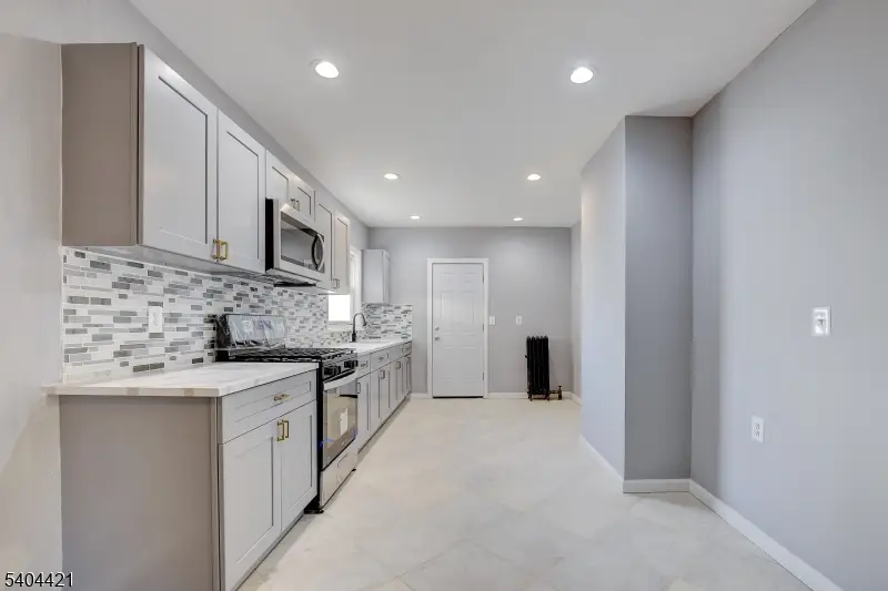 621 Grove St, Irvington, NJ 07111 - Image #1