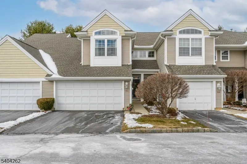 1329 Eagles Nest Ct, Lopatcong Overlook, NJ 08886 - Image #1