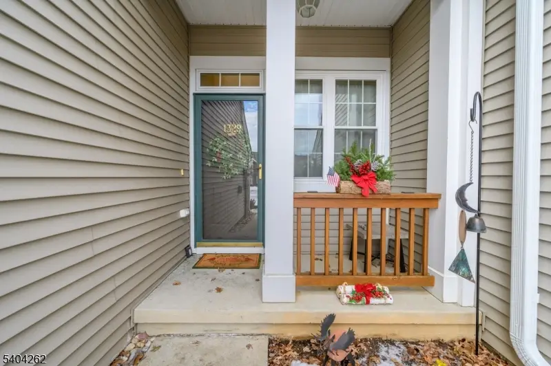 1329 Eagles Nest Ct, Lopatcong Overlook, NJ 08886 - Image #3